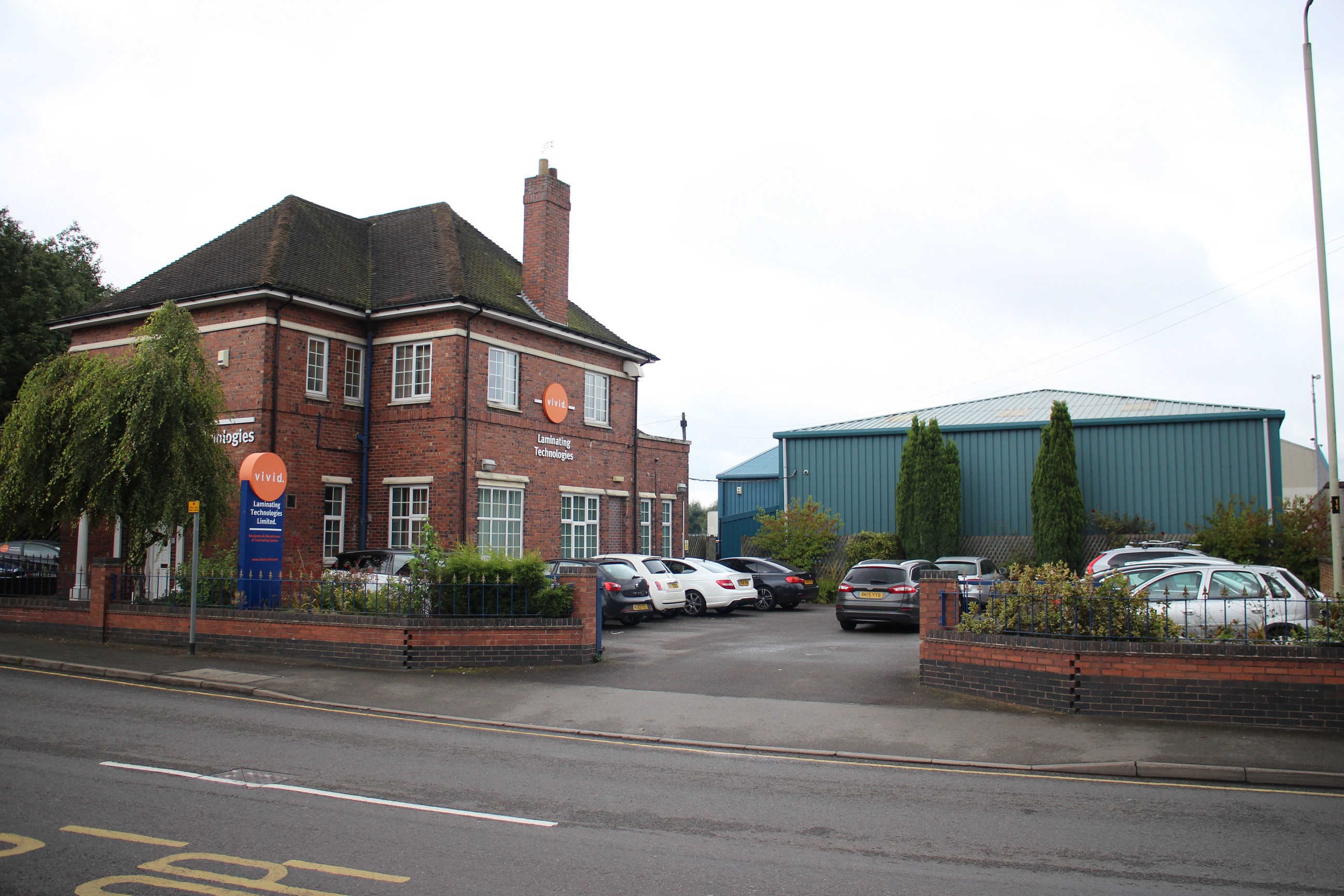 Laminating leaders expand, leaving spacious office and warehouse available in Coalville